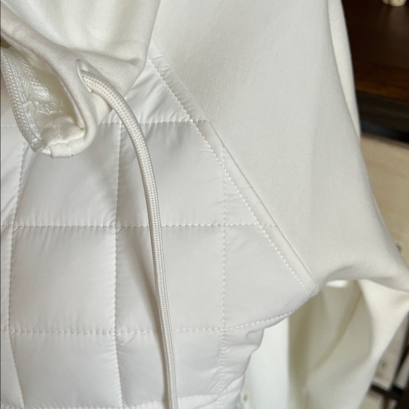 NWOT Old Navy Women's Off White Dynamic Fleece Quilted Jacket - Picture 3 of 12